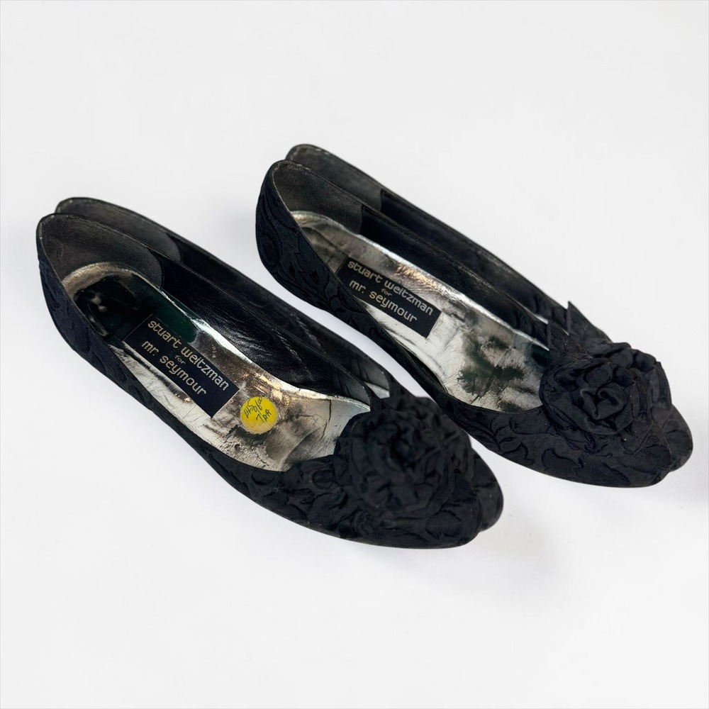 Vintage Stuart Weitzman for Mr Seymour Narrow 7AA Black Rosette Pumps 70s 80s